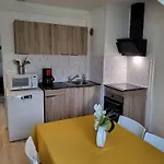 Lumiere , 2-4-6 Personnes Appartement *